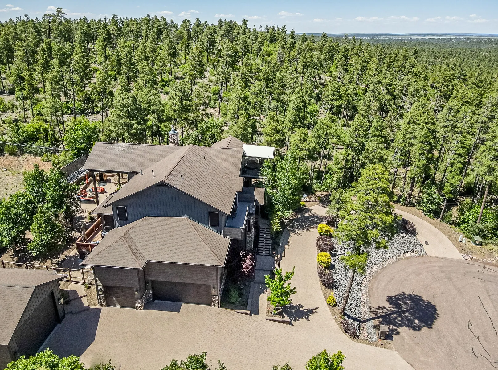 Pines to Vines lifestyle image